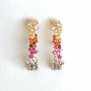Brinco Ear Hook Colours Cravejado | Lanarée Acessórios