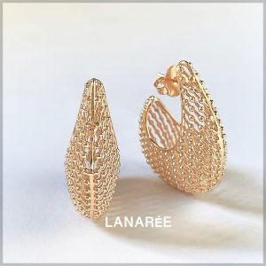 Brinco Argola Semijoia Textura Ouro | Lanarée Acessórios