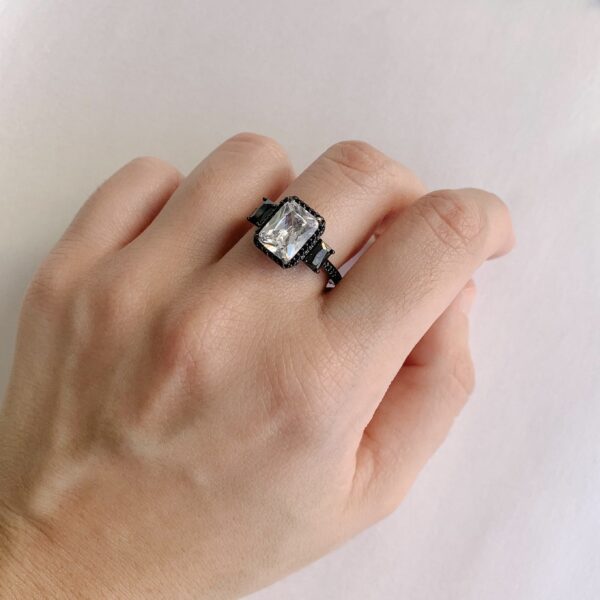 Anel Zircônia retângulo Emerald Cut | Lanarée Acessórios