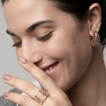 Brinco Argola Dourado Liso | Lanarée Acessórios